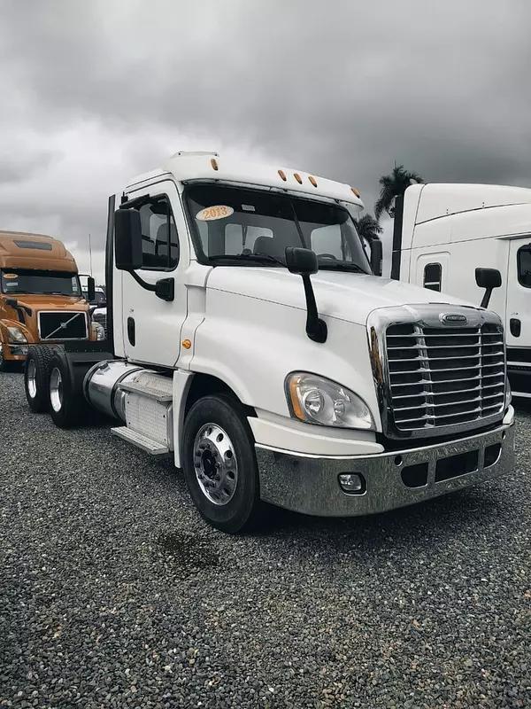 camiones y vehiculos pesados - FREIGHTLINER CASCADIA año 2013 8