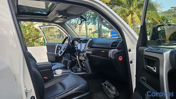 jeepetas y camionetas - Toyota 4runner límited 2020 17