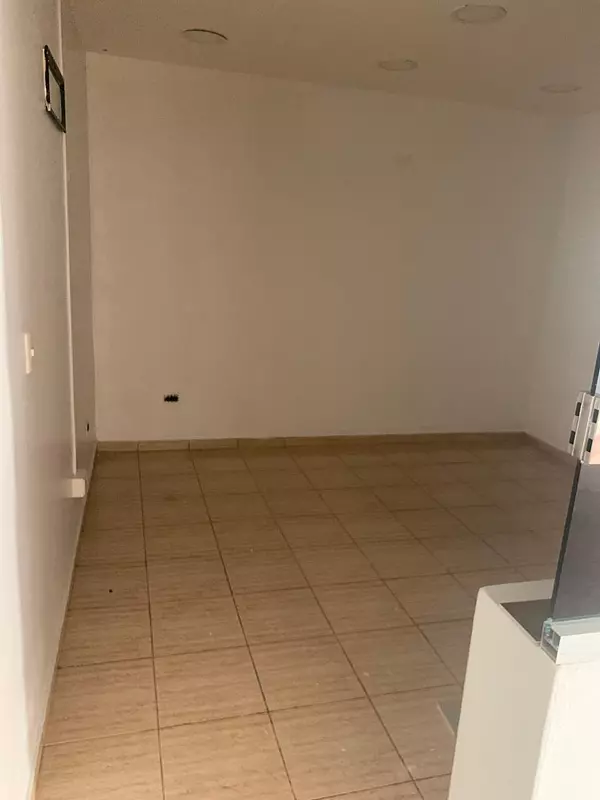 oficinas y locales comerciales - Alquiler Local Rómulo Betancourt, Mirador Sur 5