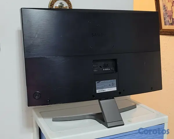 computadoras y laptops - Monitor Samsung Curvo 27 Pulg 1080p HD Con bocinas 3