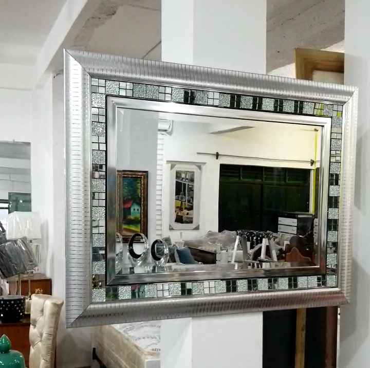 decoración y accesorios - Espejo cuadrado plateado moderno  1