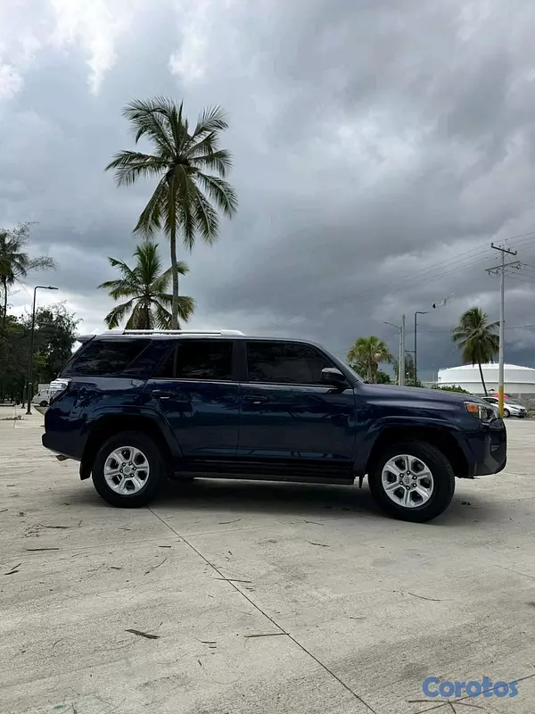 jeepetas y camionetas - Toyota 4runner sr5 2024 3