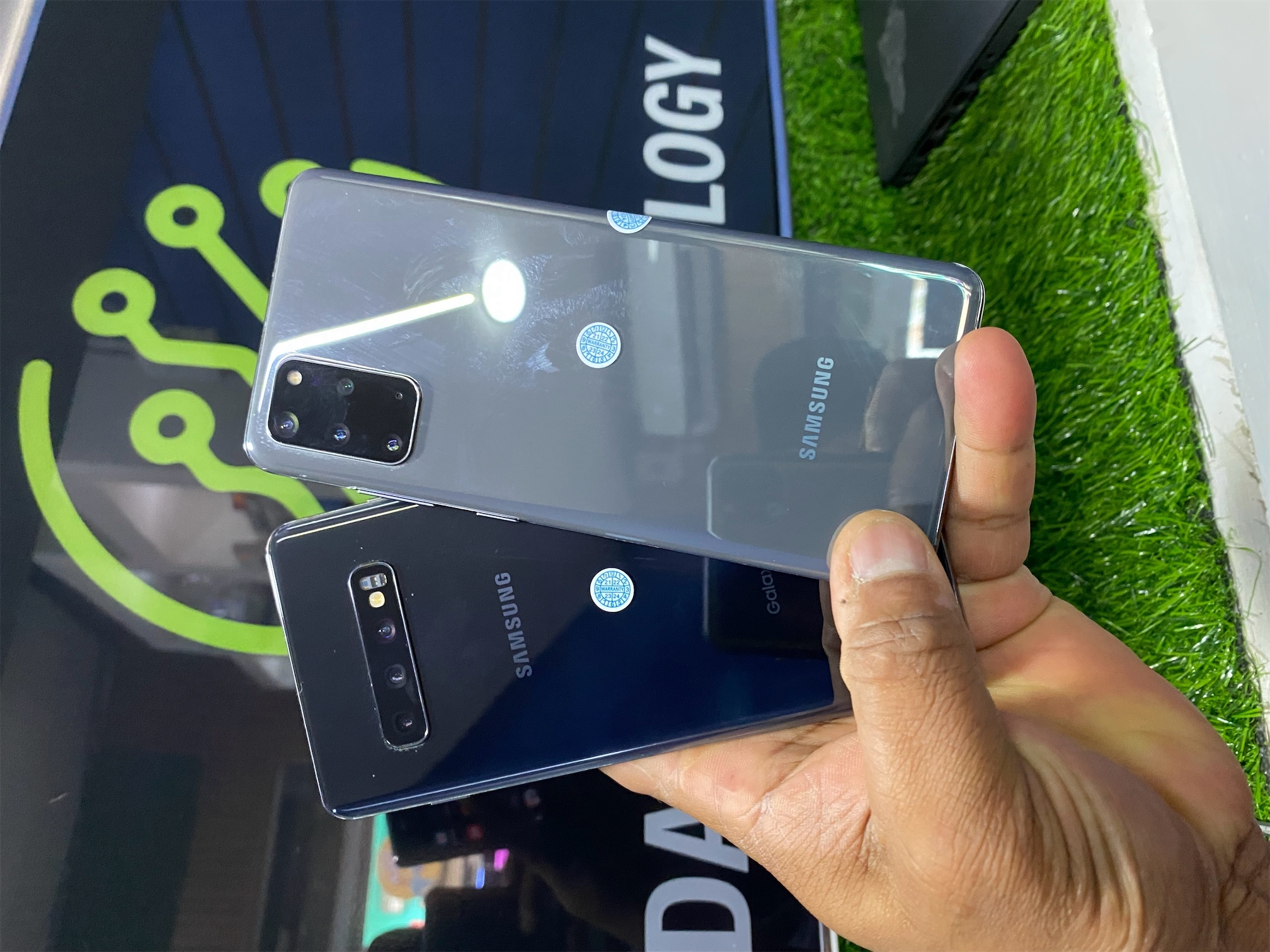 celulares y tabletas - samsung galaxy s10+ s20+ 1