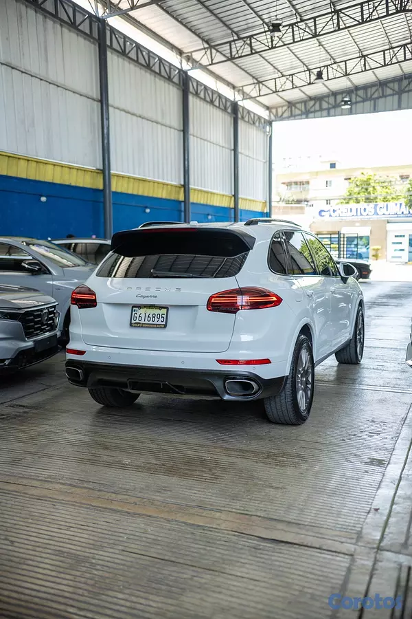 jeepetas y camionetas - Porsche Cayenne Platinum 2017 Clean Carfax 5