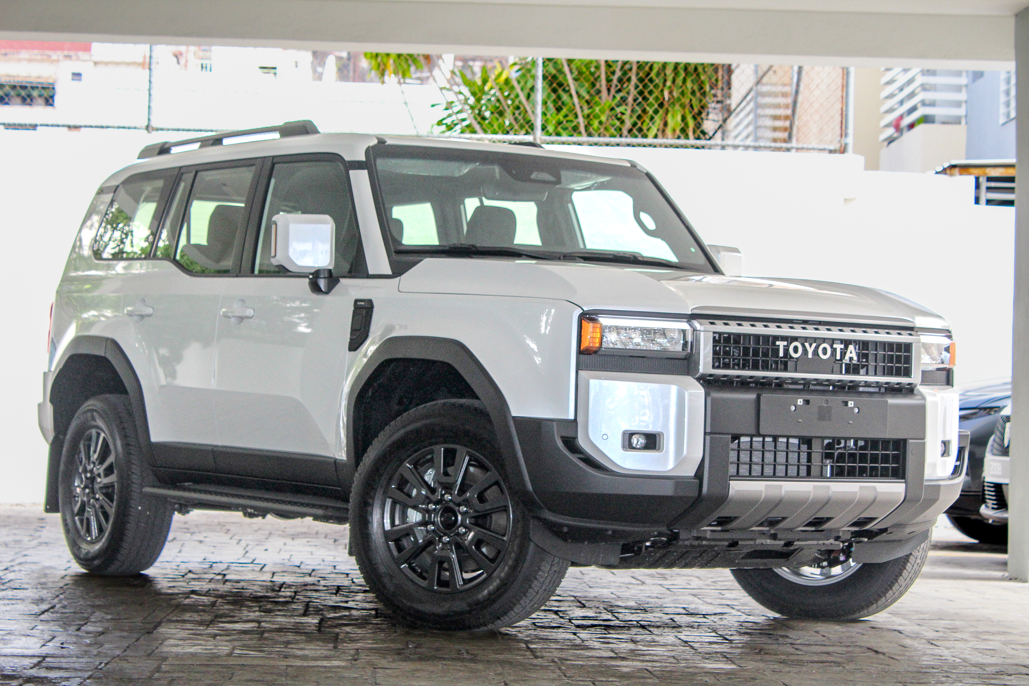 jeepetas y camionetas - Toyota Land Cruiser Prado Al Rounder 2025 0
