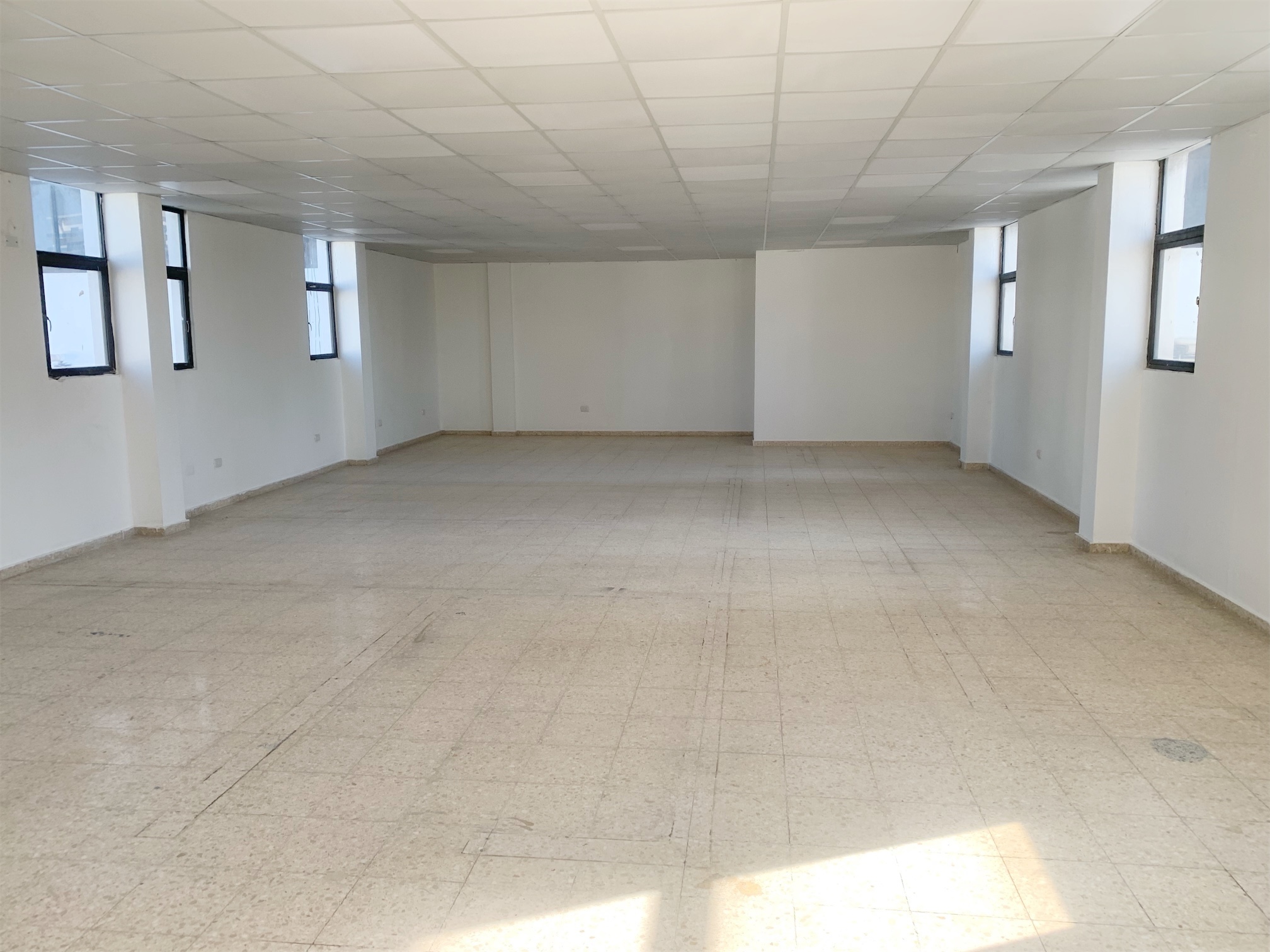 oficinas y locales comerciales - Local en naco 109m 2