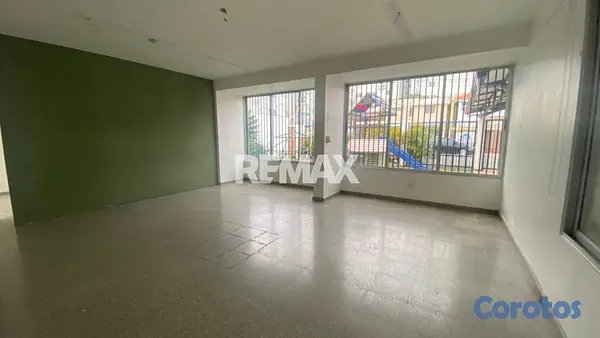 oficinas y locales comerciales - Local comercial de 500mt2 en alquiler en Julieta M 2