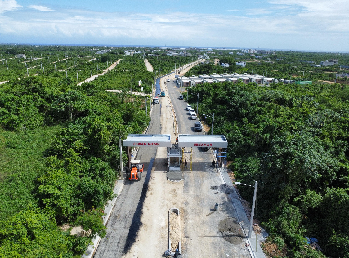 solares y terrenos - Solares en la Av ecológica zona oriental precios 8,000 m2