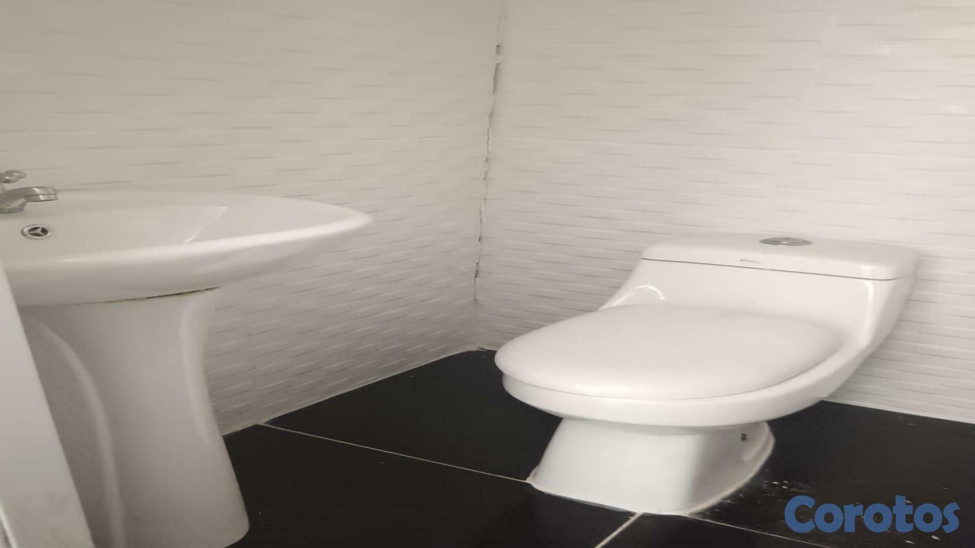 oficinas y locales comerciales - Local para Consultorios en Venta de 165.84 mt2 en edificio Profesiona. 5