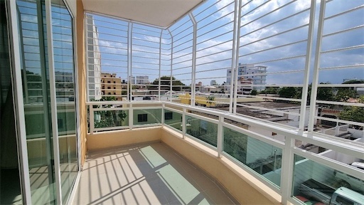 apartamentos - Vendo apartamento en el Ensanche Ozama. 3er piso 8