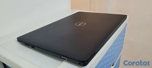 computadoras y laptops - Dell Slim 17 Pulg Core i7 8va Gen Ram 16gb ddr4 Disco 512gb Video intel Y Radeon 3