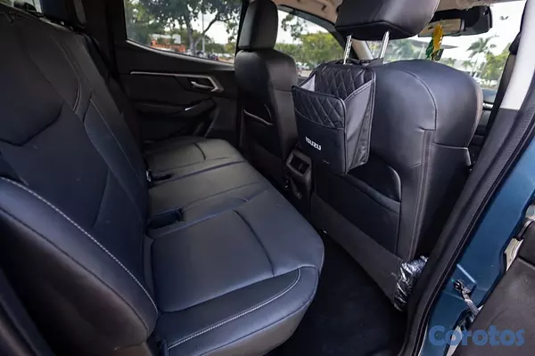 jeepetas y camionetas - Isuzu Dmax 2025 europea  8