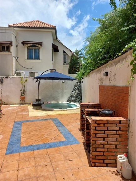 casas - Venta de casa con 600mts en vista hermosa Santo Domingo este 6