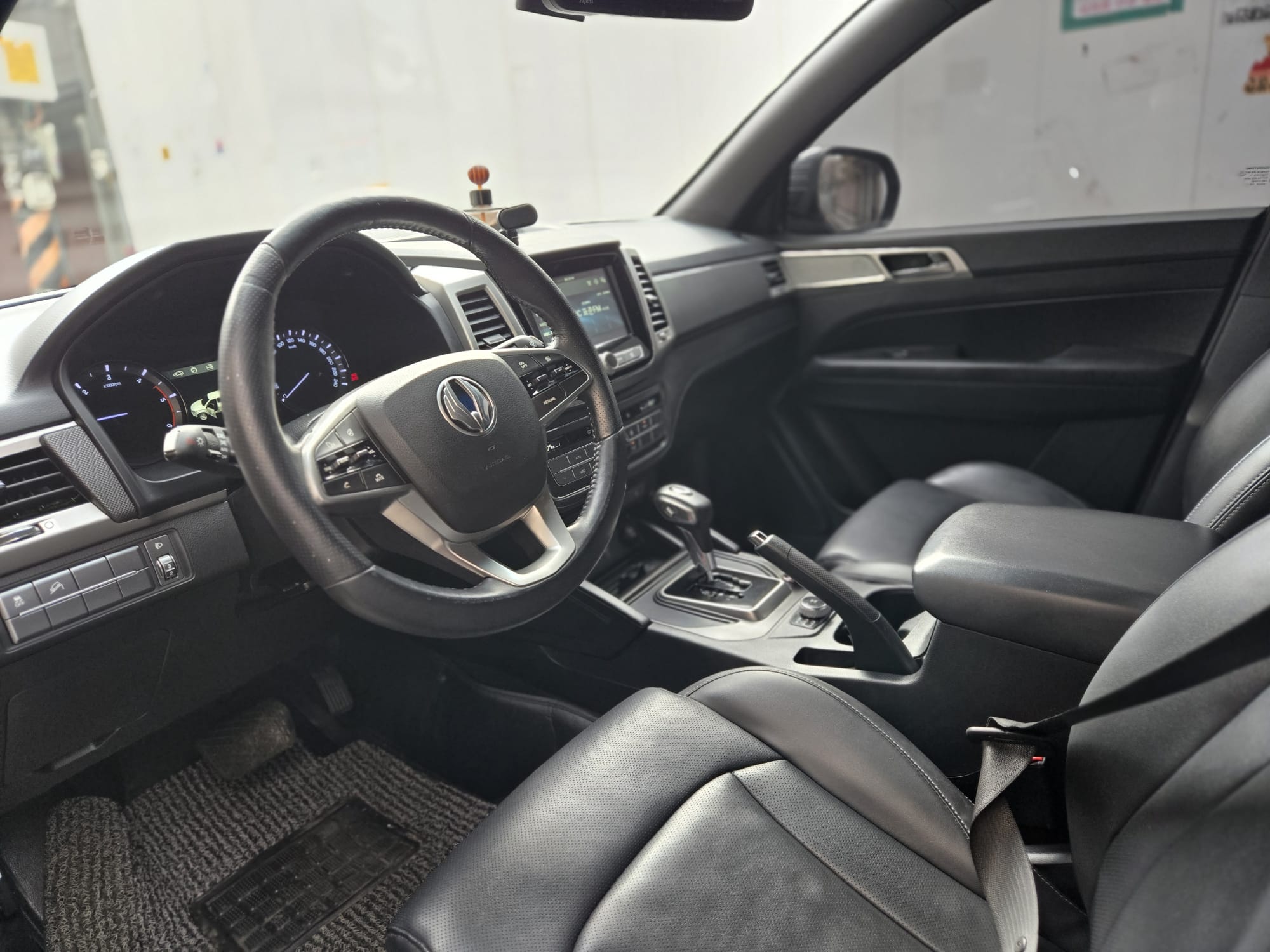jeepetas y camionetas - KGM REXTON 2019 GRIS OSCURO 7
