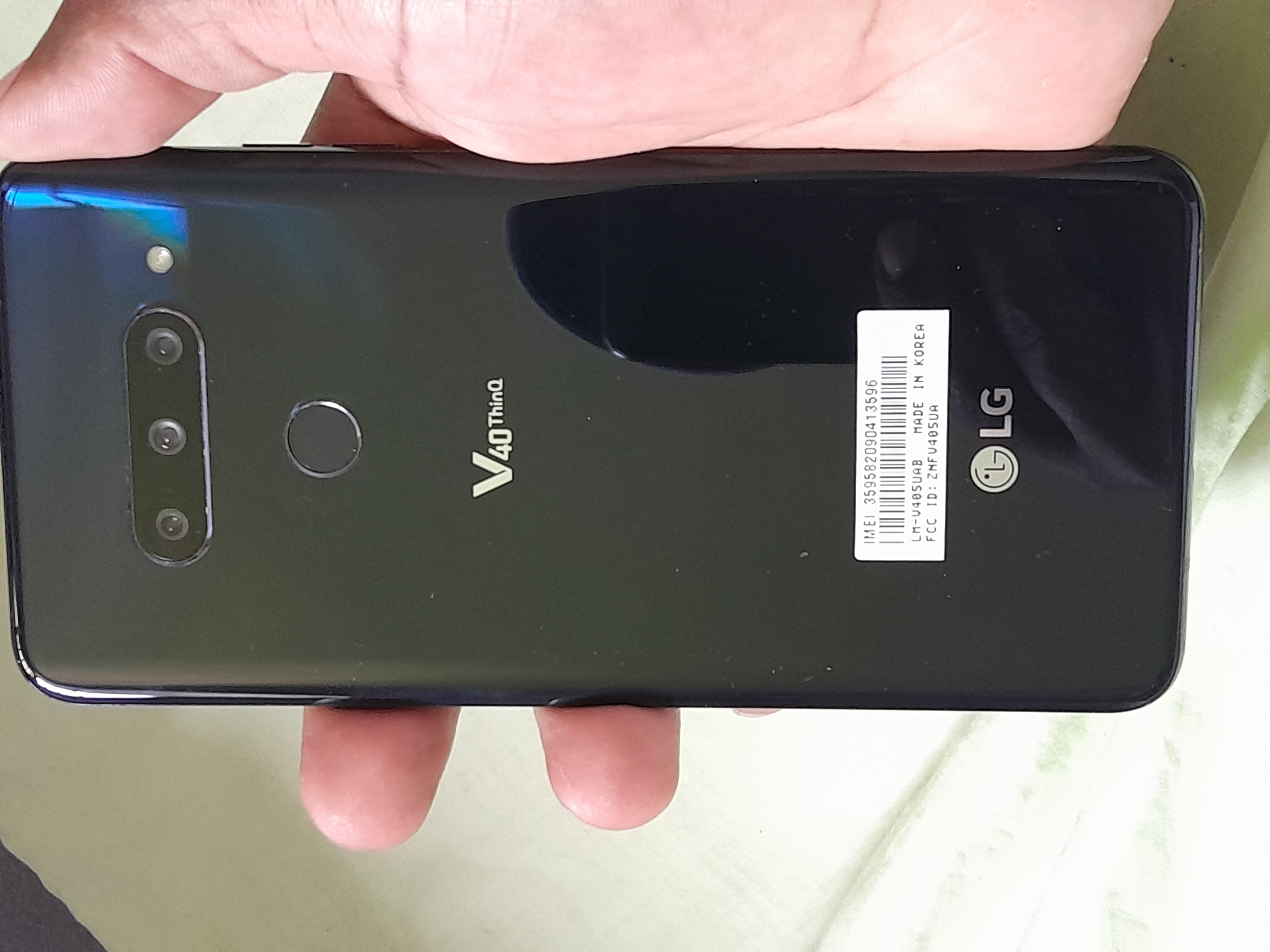 celulares y tabletas - Vendo LG V40 en excelentes condiciones, lo vendo porqué no lo estoy usando. 0