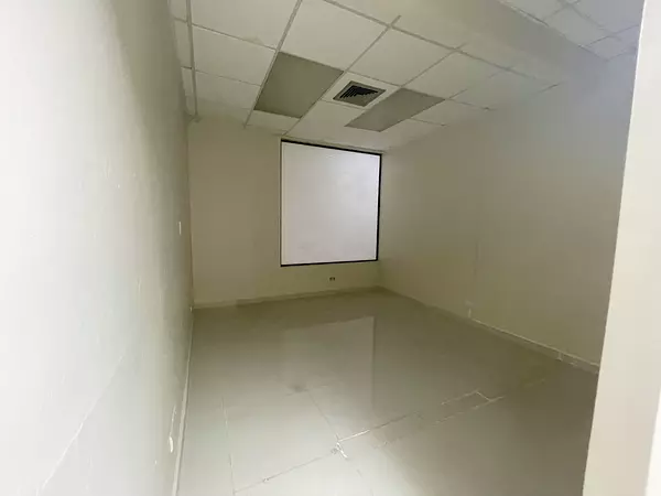 oficinas y locales comerciales - Alquiler local comercial en Piantini  7