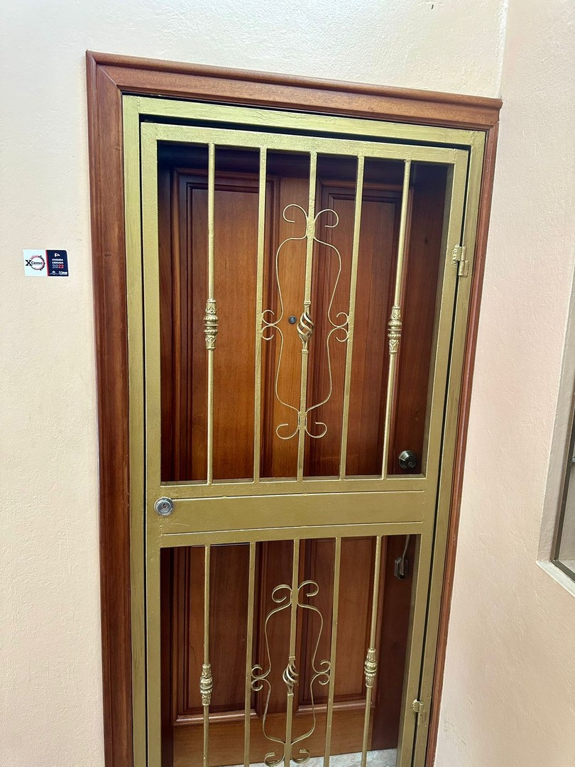 apartamentos - 📍 Los Restauradores 

Apartamento clásico .140 mts .
3HAB
Nivel 4
USD$143,000