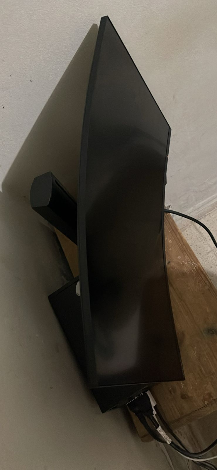 computadoras y laptops - Vendo monitor Lenovo Curvo a 165hz 6