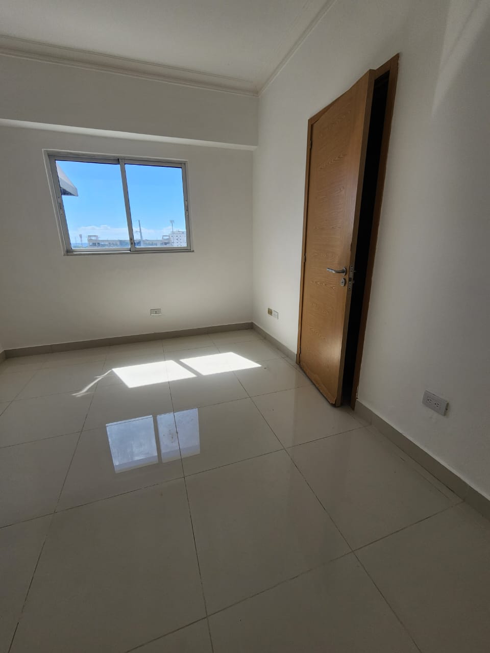 apartamentos - Cacique segundo nivel tres hab 2.5 baños dos parqu 1
