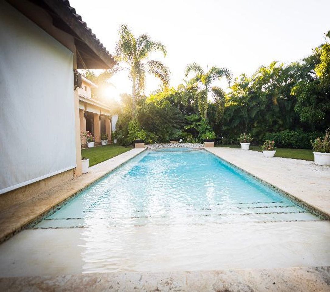 casas vacacionales y villas - Hermosa Villa totalmete remodelada en Juan dolio d 0