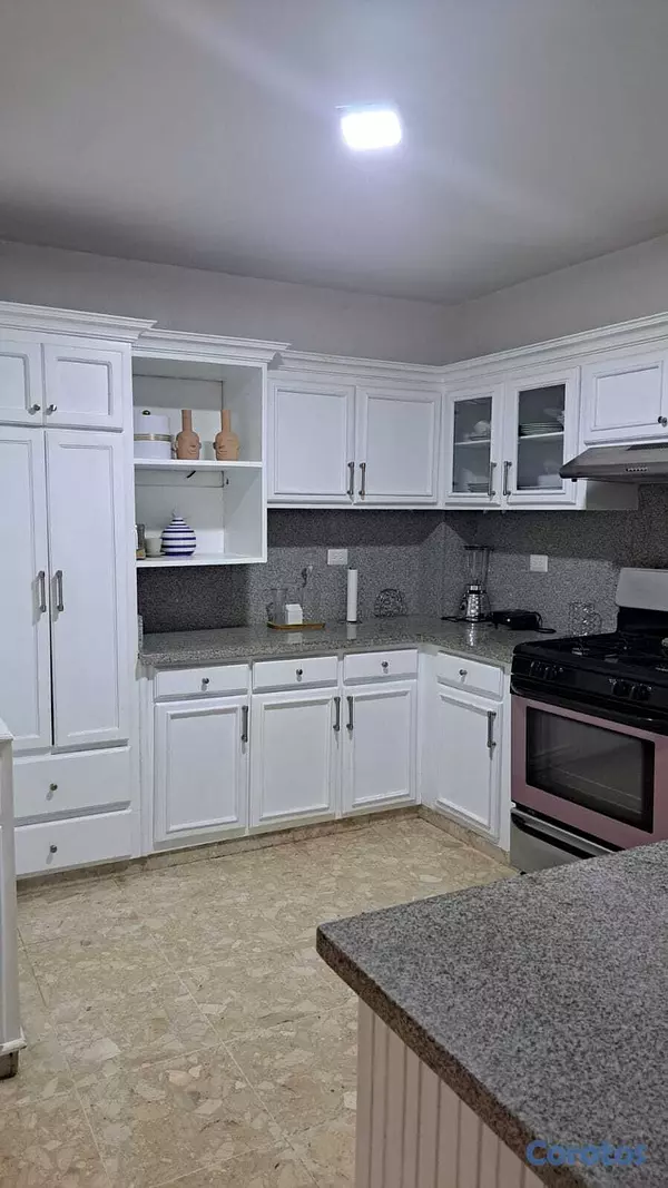 apartamentos - 🔵Alquilo apartamento 3er piso  amueblado en Pianti 1