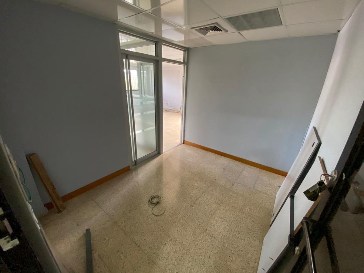 oficinas y locales comerciales - 🔵Alquilo Local para oficina 65 mts 3er piso en la castellana
 3