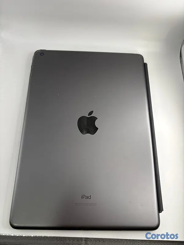 celulares y tabletas - Ipad 7ma Gen 32GB Con Apple Smart Keyboard  3