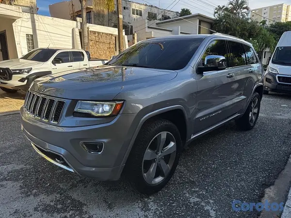 jeepetas y camionetas - Jeep Grand Cherokee 2014 en excelente condiciones  2