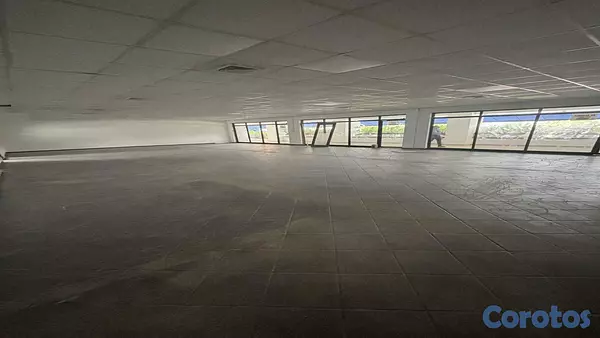 oficinas y locales comerciales - Alquiler Local Comercial Naco 2do piso 76Mts 2