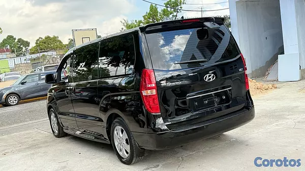 jeepetas y camionetas - 2020 Hyundai Grand Starex Diesel 11 Pasajeros 4