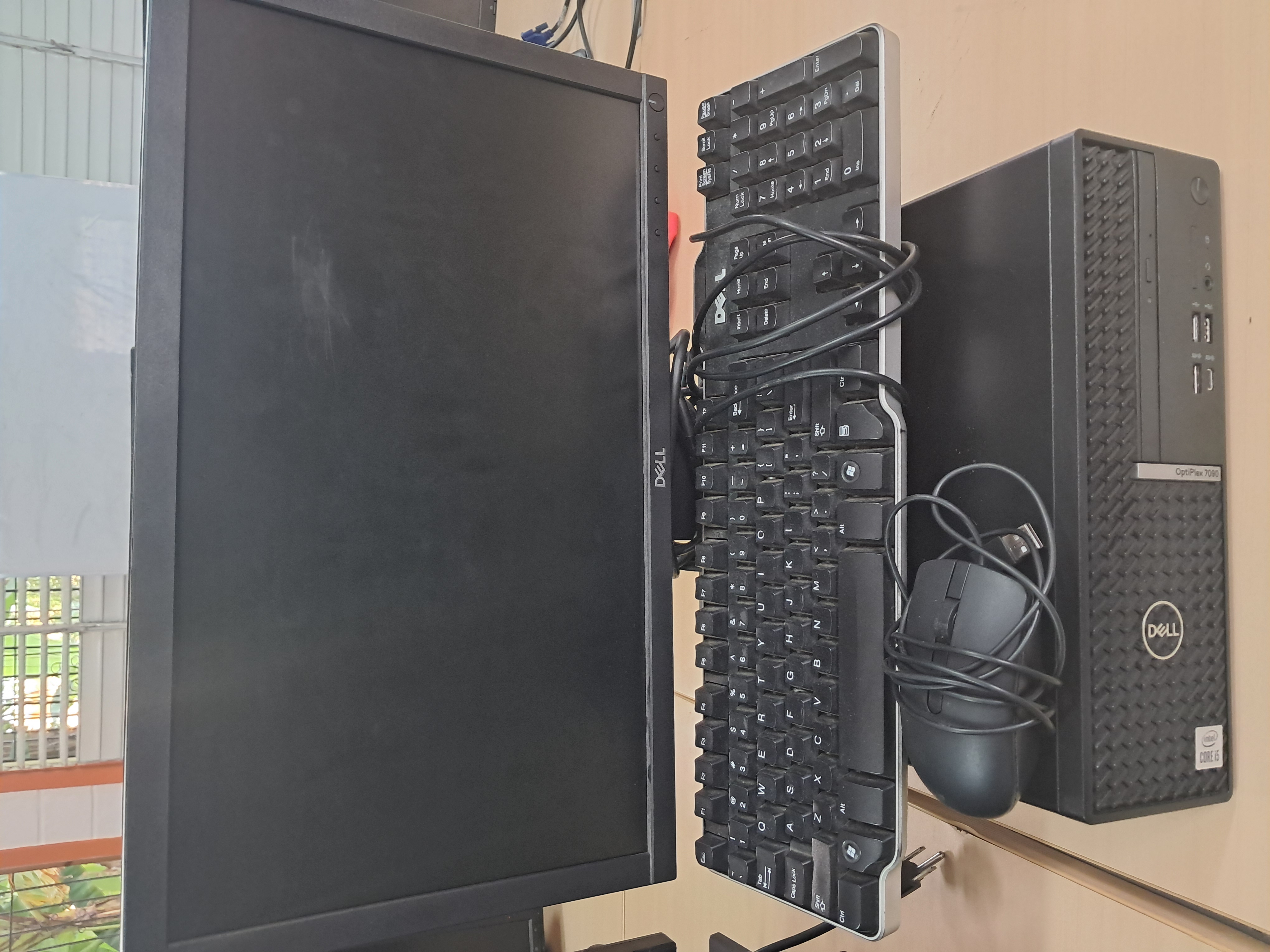 computadoras y laptops - PC DELL OPTIPLEX 7090 y PC CLON RD$10,000.00 3