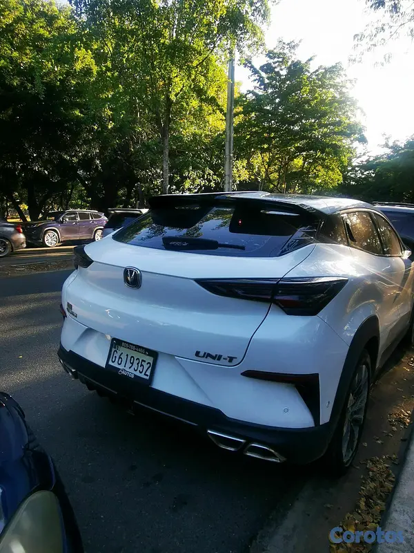 carros - Changan UNI-T 2023 Blanca  3