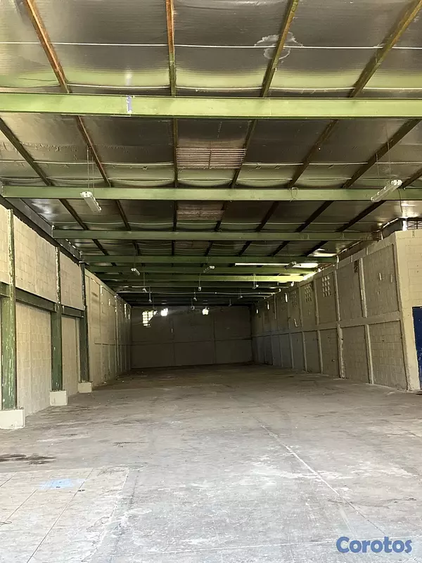oficinas y locales comerciales - NAVE COMERCIAL 4