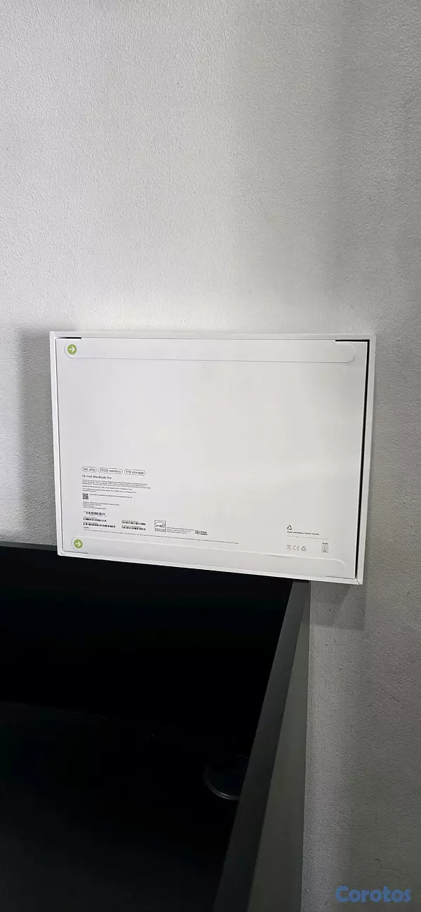 computadoras y laptops - Macbook Pro M5 1TB 32GB RAM SELLADA 2