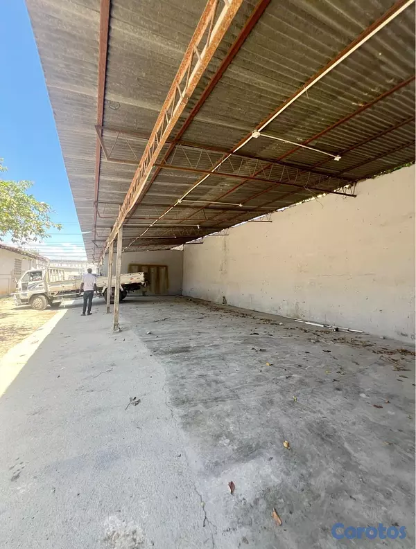 oficinas y locales comerciales - Local en Bayona 4