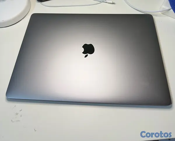computadoras y laptops - MacBook Pro 2019 15-Inch NO NEGOCIABLE LEER PORFAVOR  4