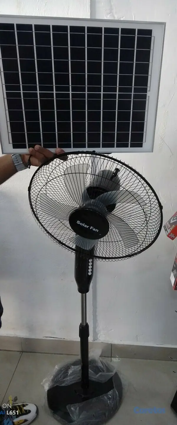 aires acondicionados y abanicos - Abanico solar recargable de pedestal 16 pulgadas con 3 velocidades SLP-2 5