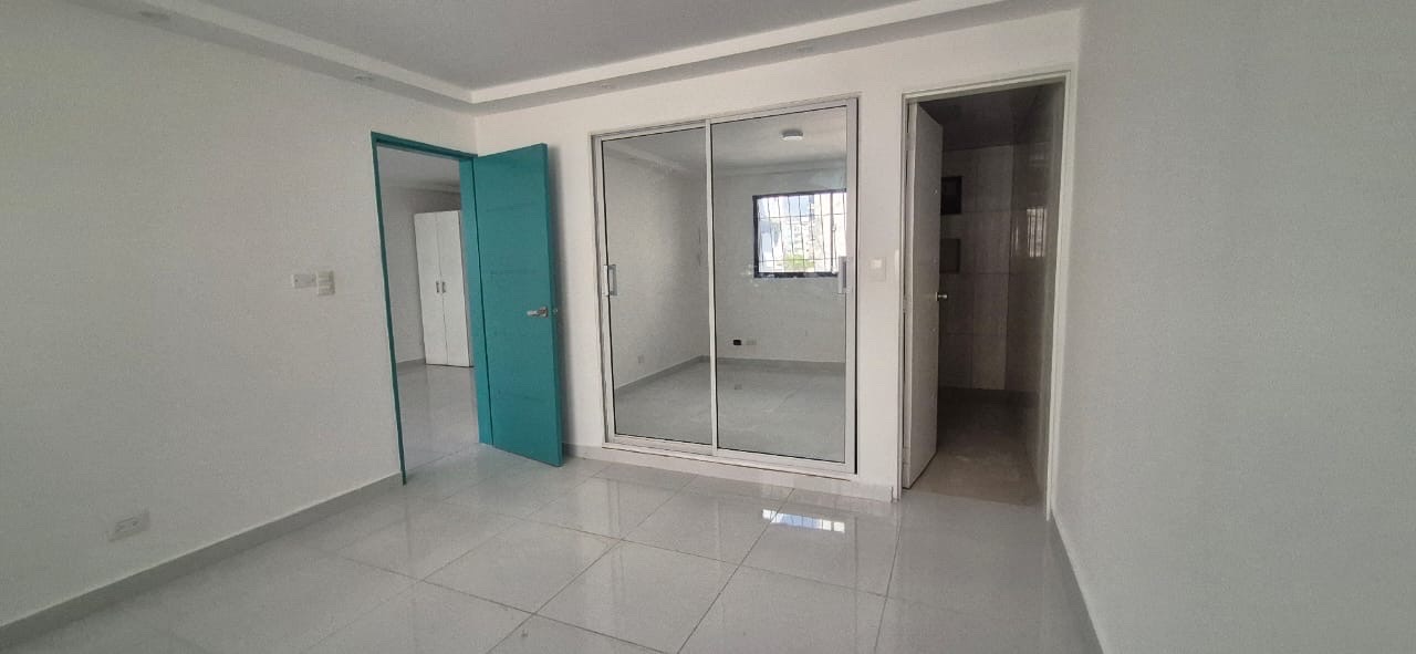oficinas y locales comerciales - local en alquiler en sector exclusivo Piantini.  4
