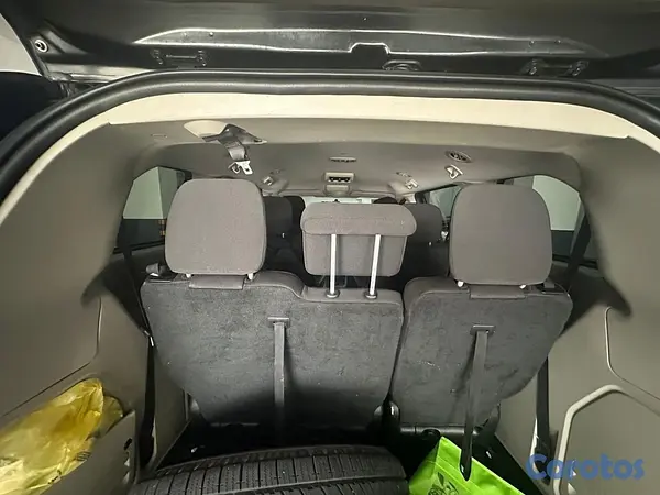 jeepetas y camionetas - Vendo Dodge Caravan 2017, negociable 2