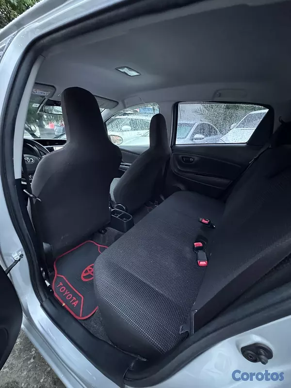 carros - Toyota Vitz FULL 4WD 2018 5