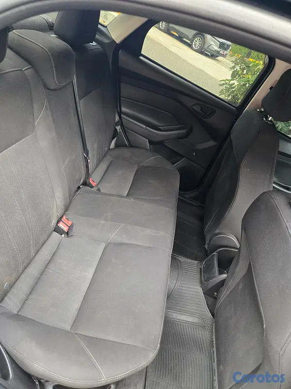 carros - VENDO MOTIVO DE VIAJE FORD FOCUS 2017 3