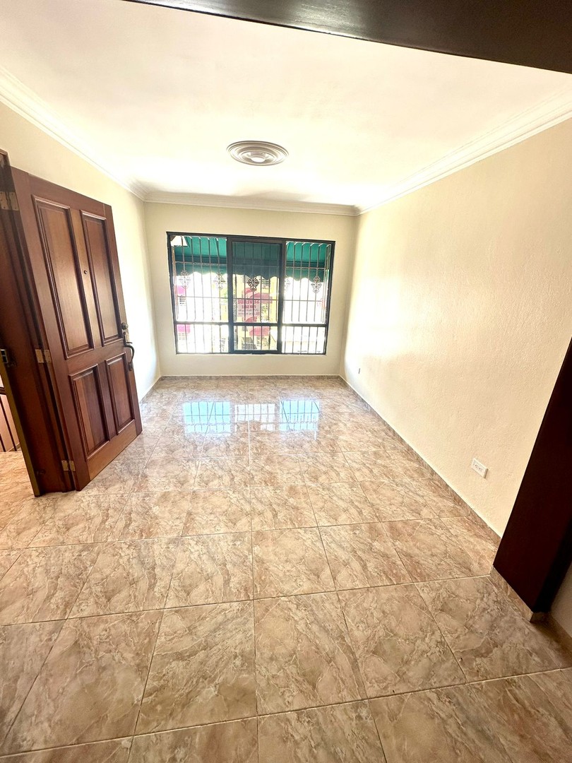apartamentos - 📍 Los Restauradores 

Apartamento clásico .140 mts .
3HAB
Nivel 4
USD$143,000 2