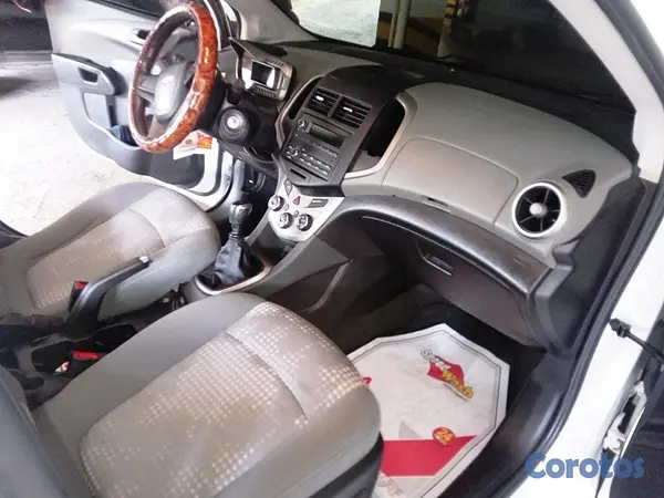 carros - Chevy Sonic Mecanico 2015 LS Hatchback  13