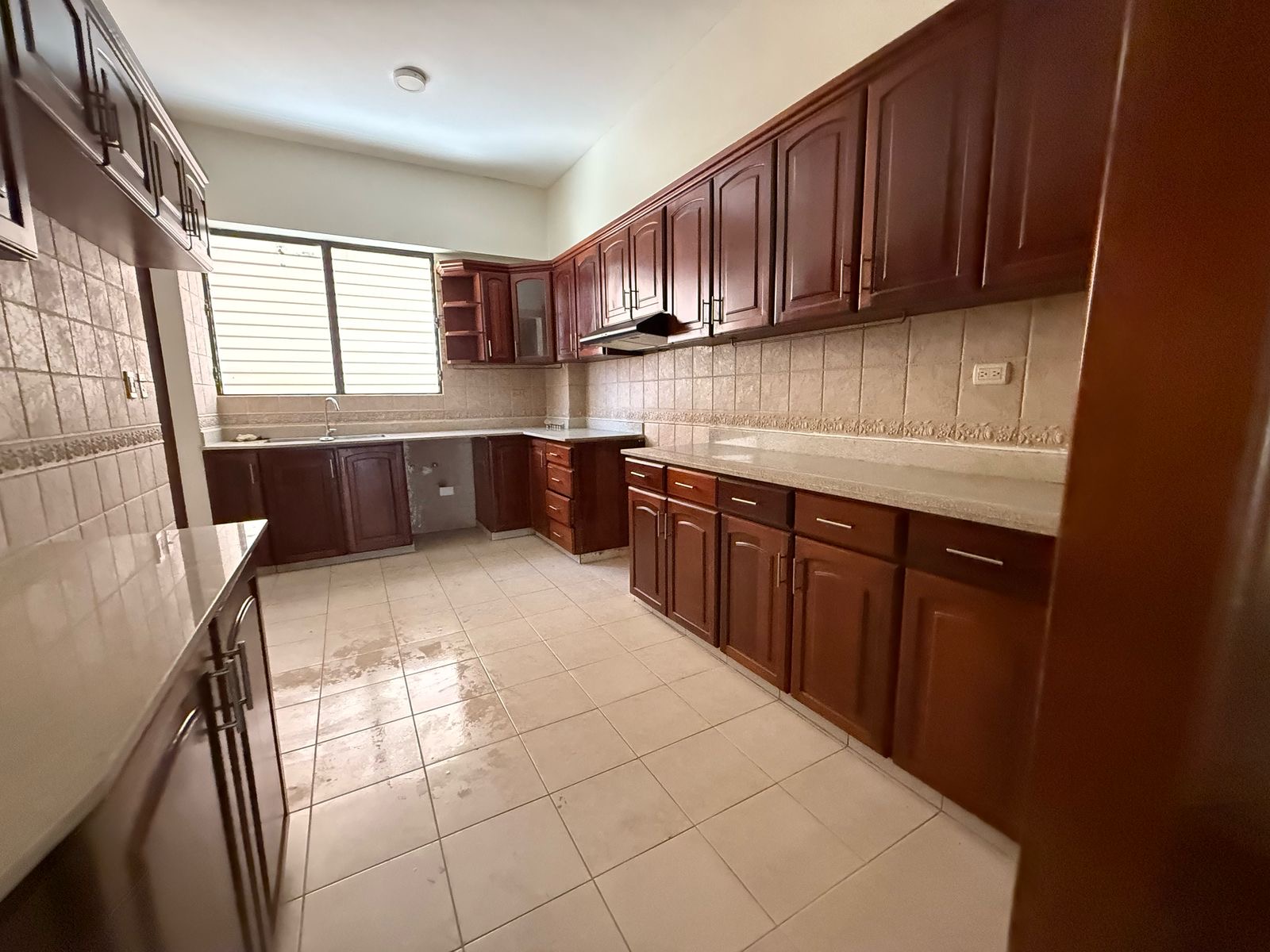 apartamentos - Alquiló Evaristo morales piso 4 tres hab con su ba 3