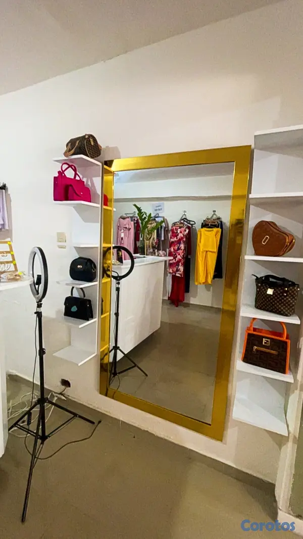 otros inmuebles - se vende todo lo de esta tienda de ropa  9