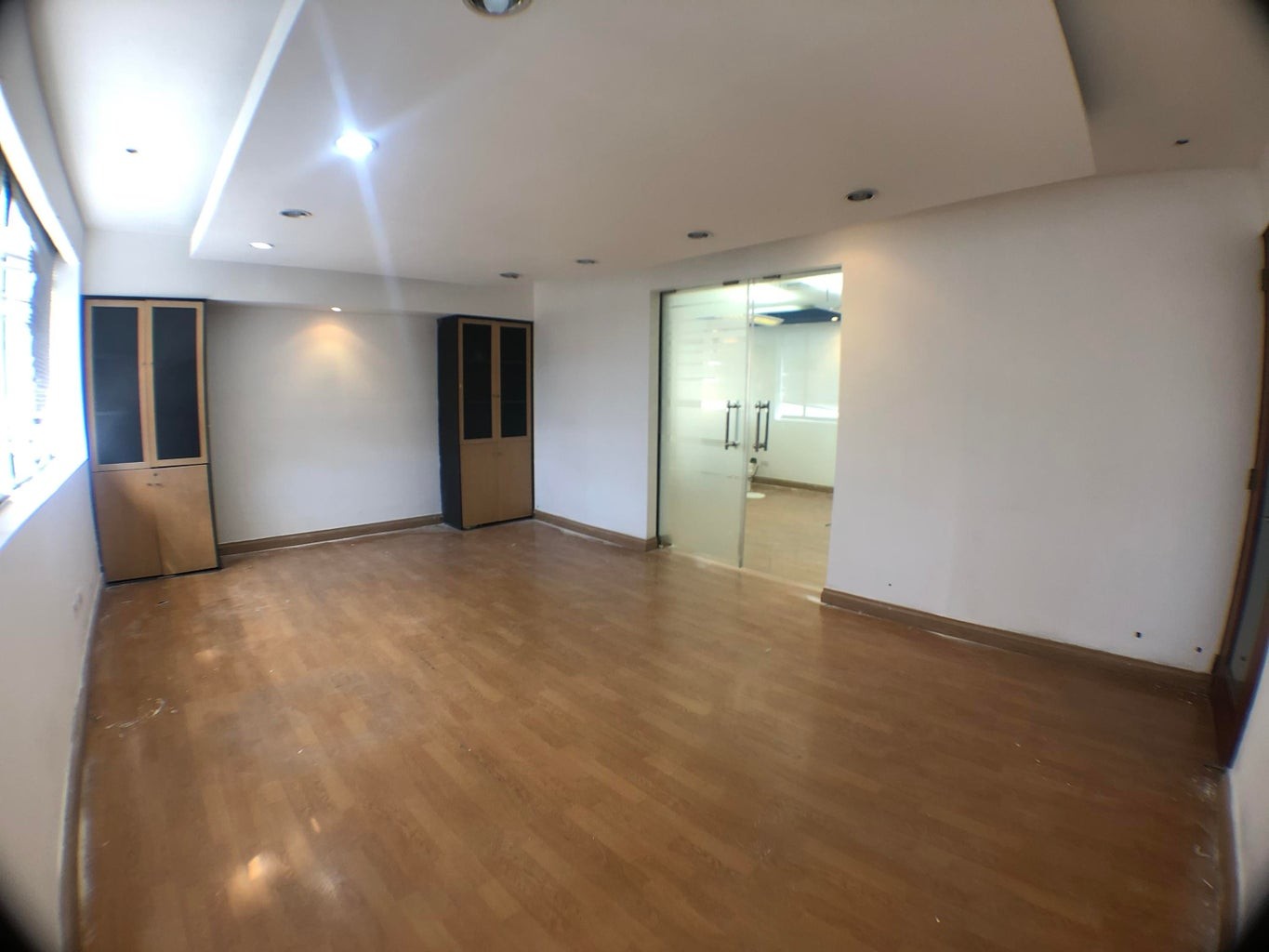 oficinas y locales comerciales - Excelente local para oficina con divisiones para áreas de trabajo, oficinas 7