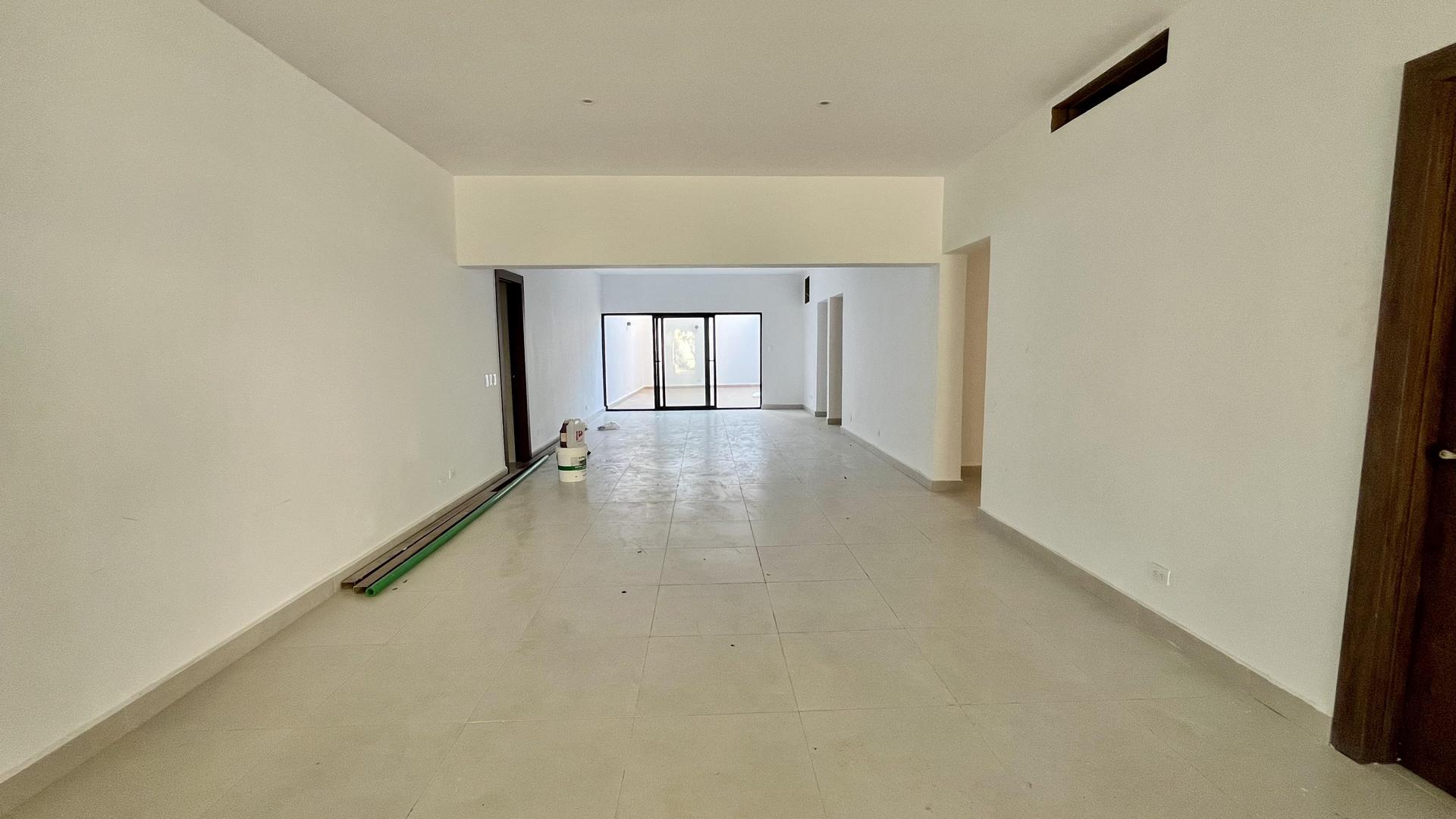 oficinas y locales comerciales - ¡Local Comercial en Alquiler en La Julia con Terraza!, Santo Domingo 1