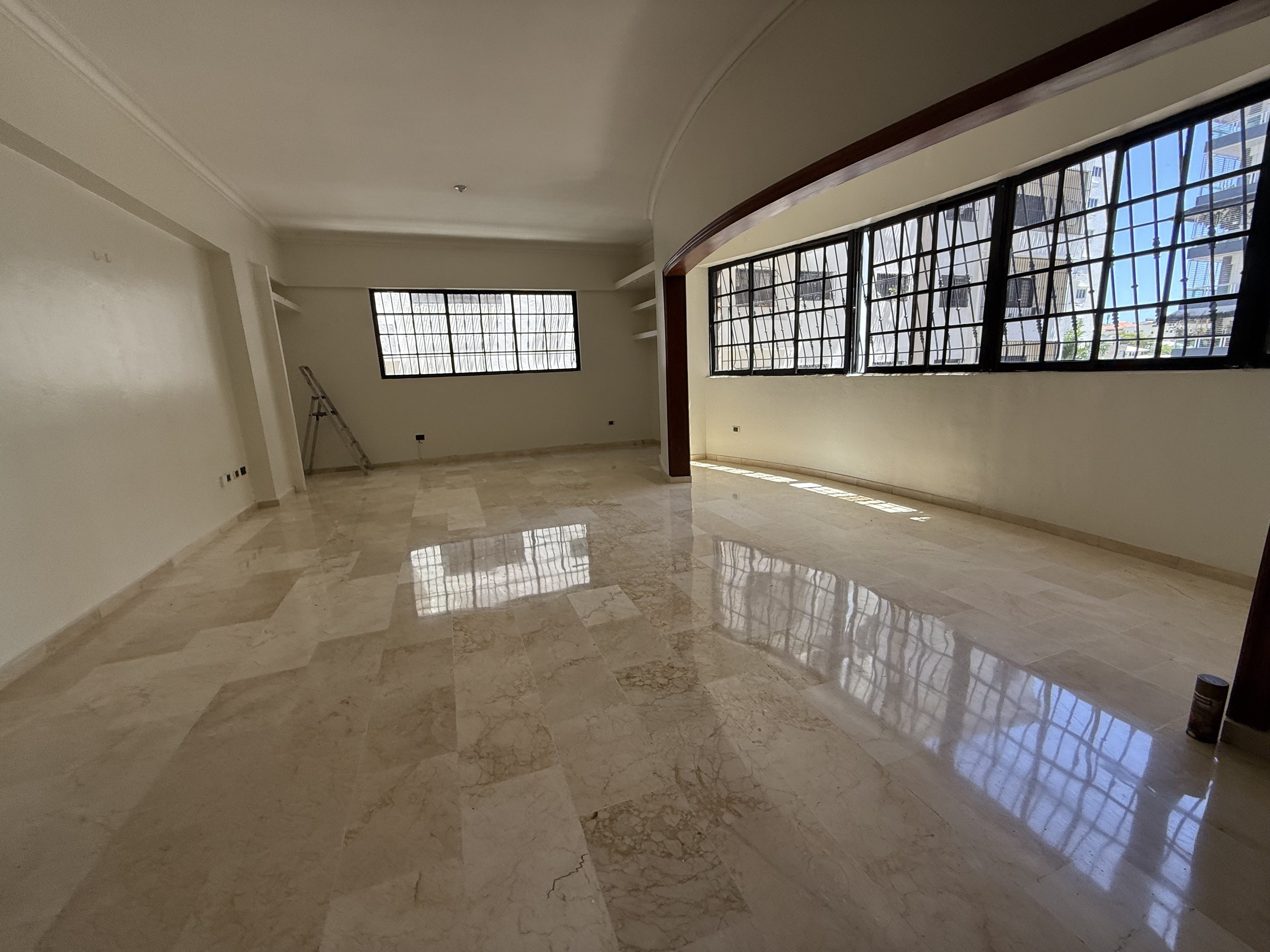 apartamentos - Alquiló Evaristo morales piso 4 tres hab con su ba 4