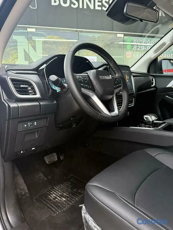 jeepetas y camionetas - ISUZU DMAX DTCi 2025 5