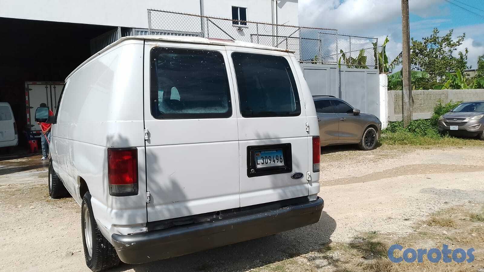 camiones y vehiculos pesados - Ford cargo blanca en venta 7